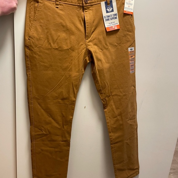 Men’s Dockers chinos, 34” waist, 32” length - Picture 1 of 5